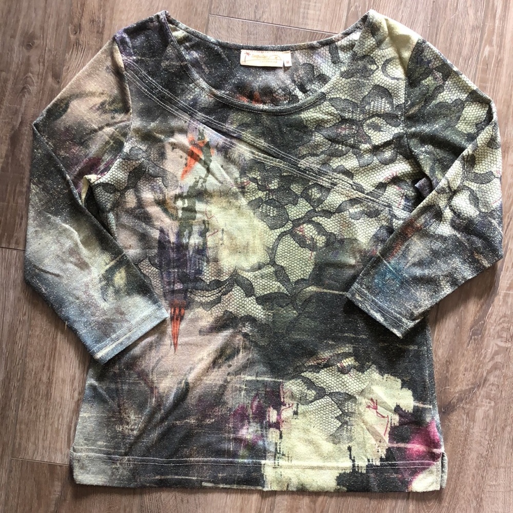 Like new! - IMPULSE CALIFORNIA Metallic Peep Hole 3/4 Sleeve Top